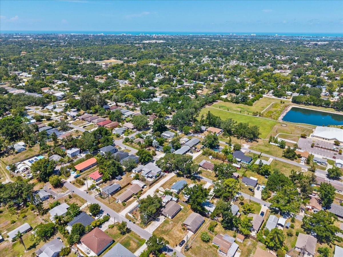 4050 Rockefeller Ave, Sarasota, FL 34231 — photo 29 of 33