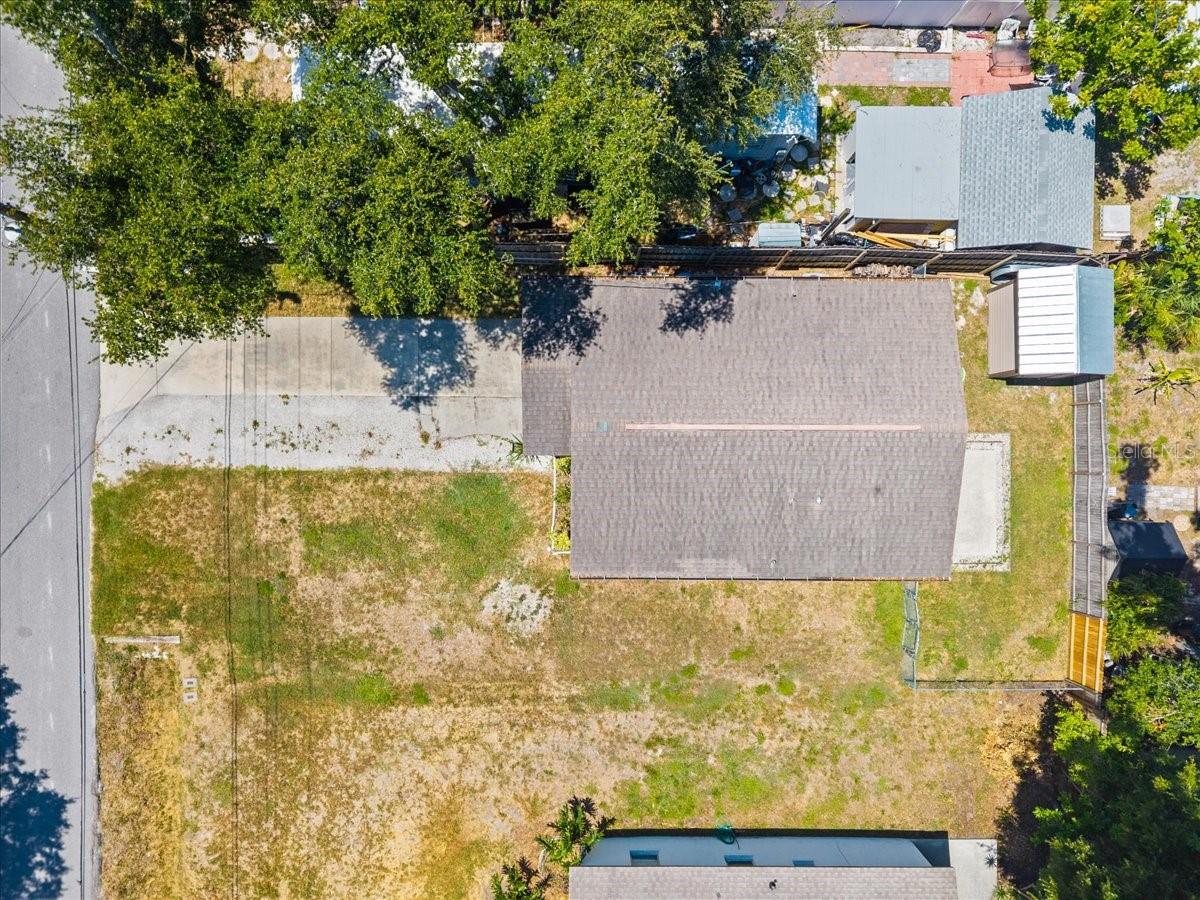 4050 Rockefeller Ave, Sarasota, FL 34231 — photo 4 of 33