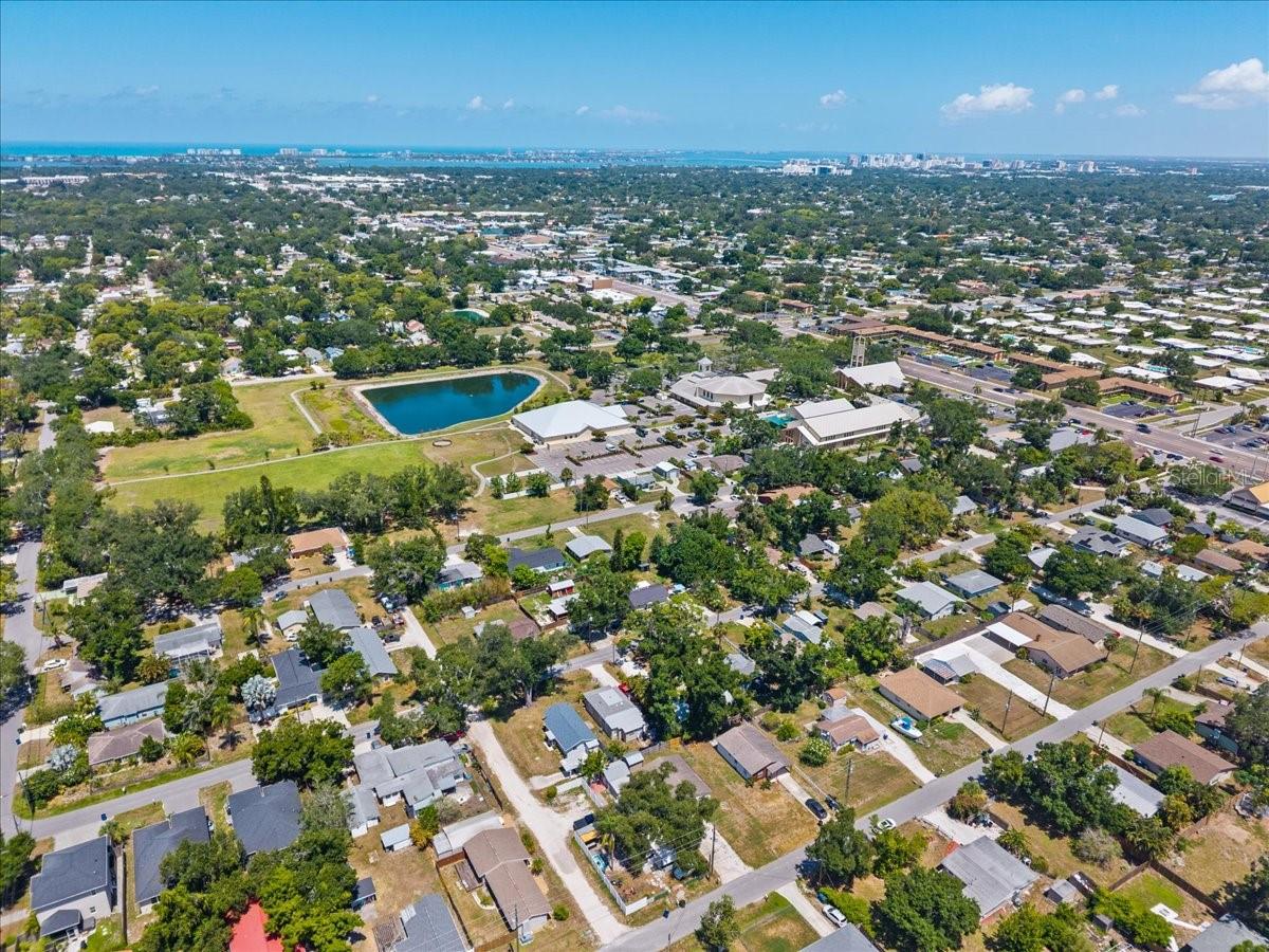 4050 Rockefeller Ave, Sarasota, FL 34231 — photo 31 of 33