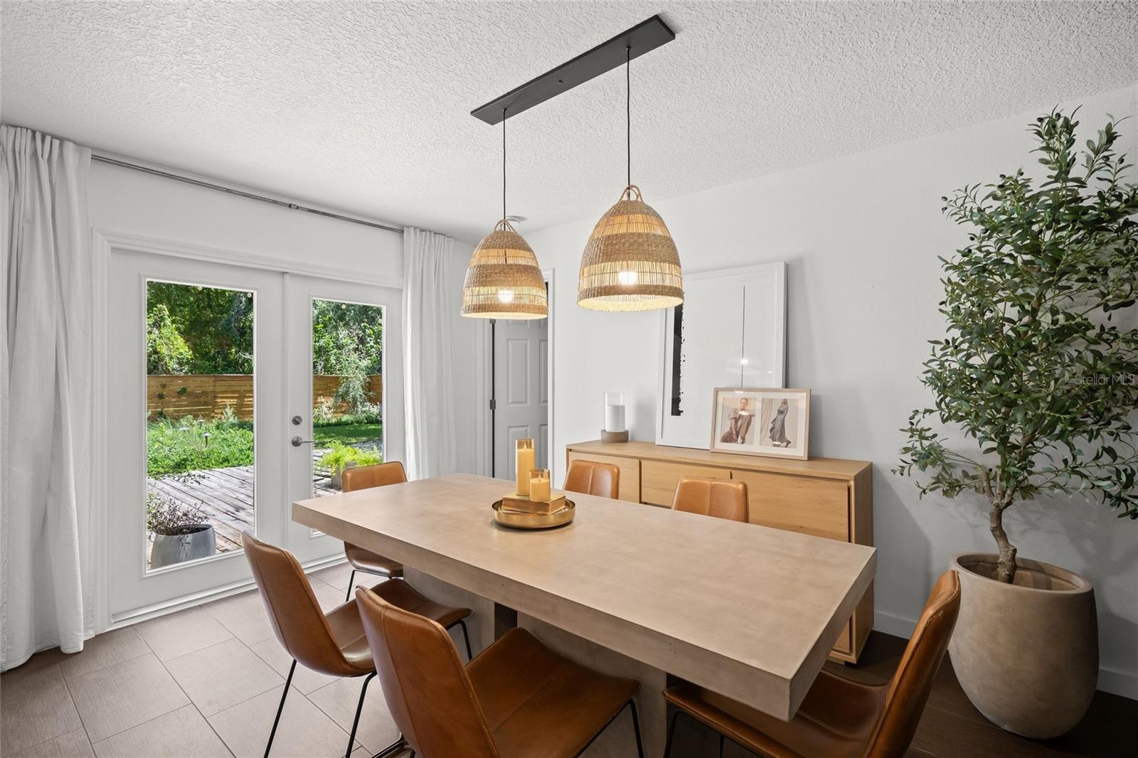 319 Bearded Oaks Cir, Sarasota, FL 34232 — photo 14 of 55