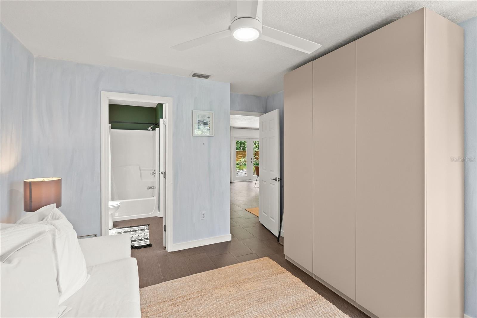 319 Bearded Oaks Cir, Sarasota, FL 34232 — photo 25 of 55