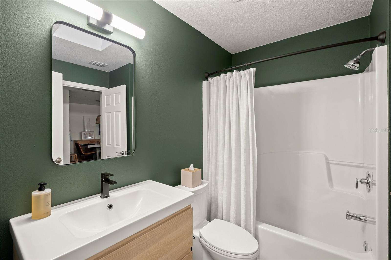 319 Bearded Oaks Cir, Sarasota, FL 34232 — photo 26 of 55
