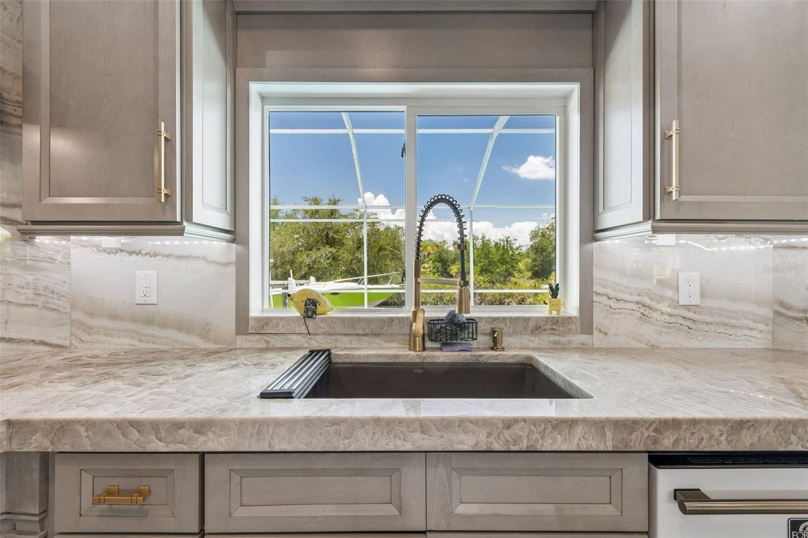 3339 Desoto Dr, Punta Gorda, FL 33983 — photo 17 of 86