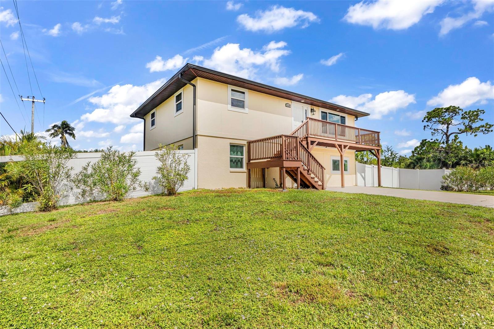 3129 Banyan Way, Punta Gorda, FL 33950 — photo 2 of 40