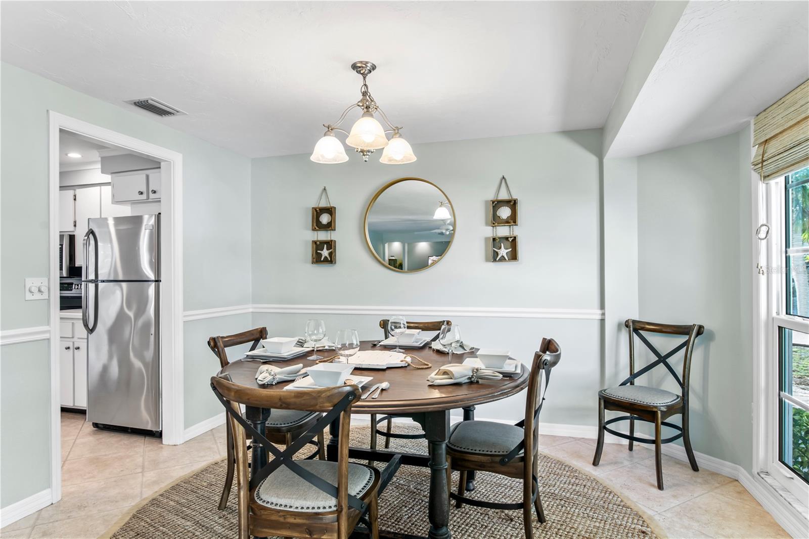 Dining area off the kitchen