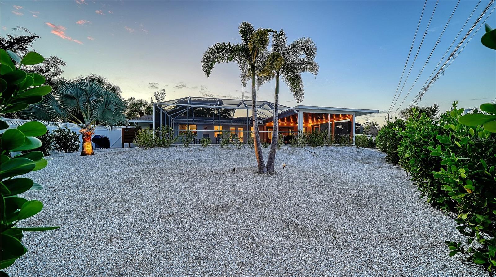 Spacious fenced lot