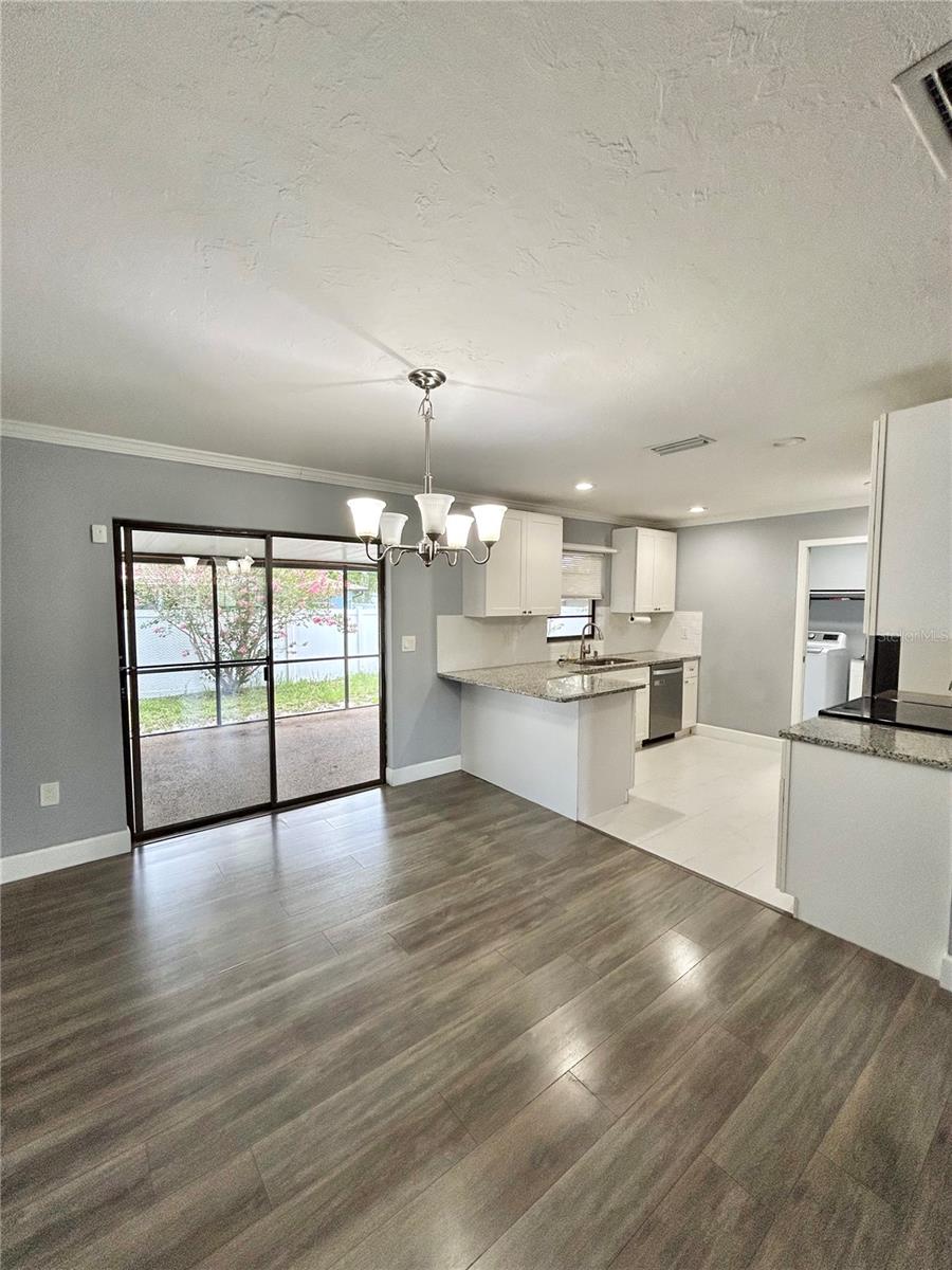 4633 Brooksdale Dr, Sarasota, FL 34232 — photo 12 of 41