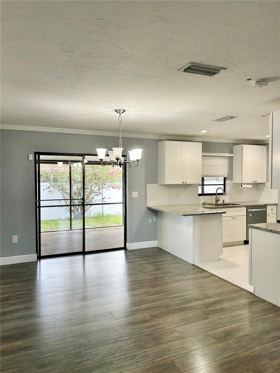 4633 Brooksdale Dr, Sarasota, FL 34232 — photo 15 of 41