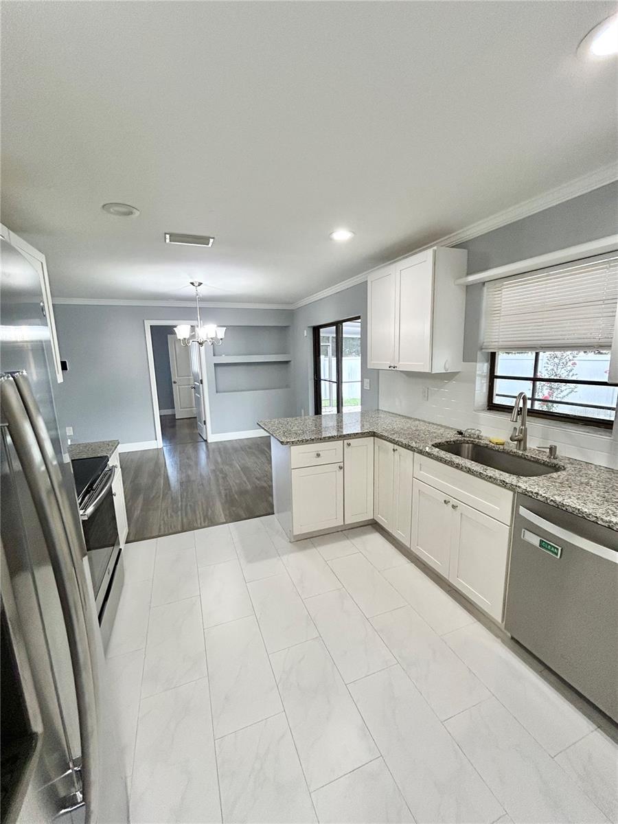 4633 Brooksdale Dr, Sarasota, FL 34232 — photo 16 of 41