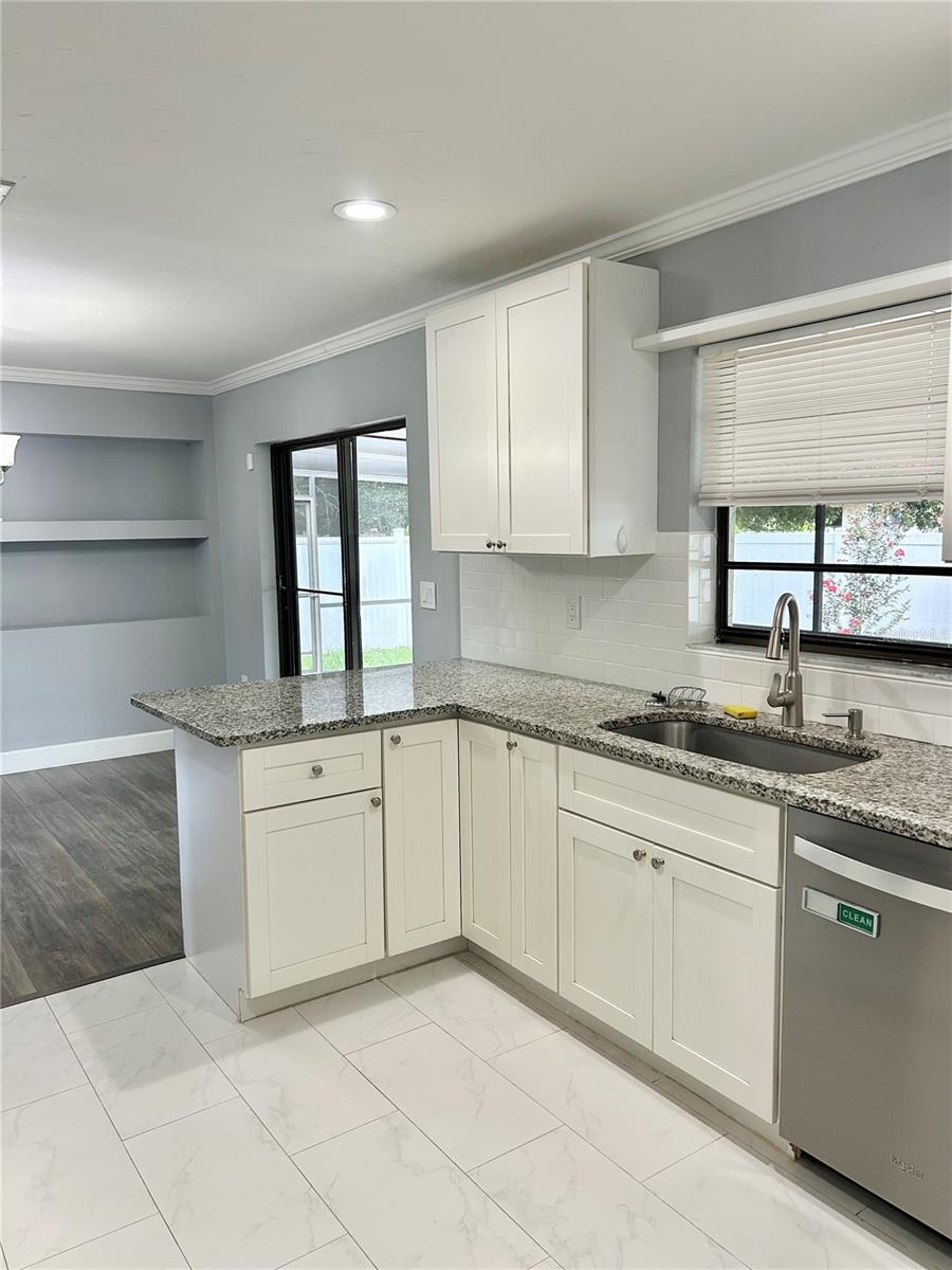 4633 Brooksdale Dr, Sarasota, FL 34232 — photo 17 of 41