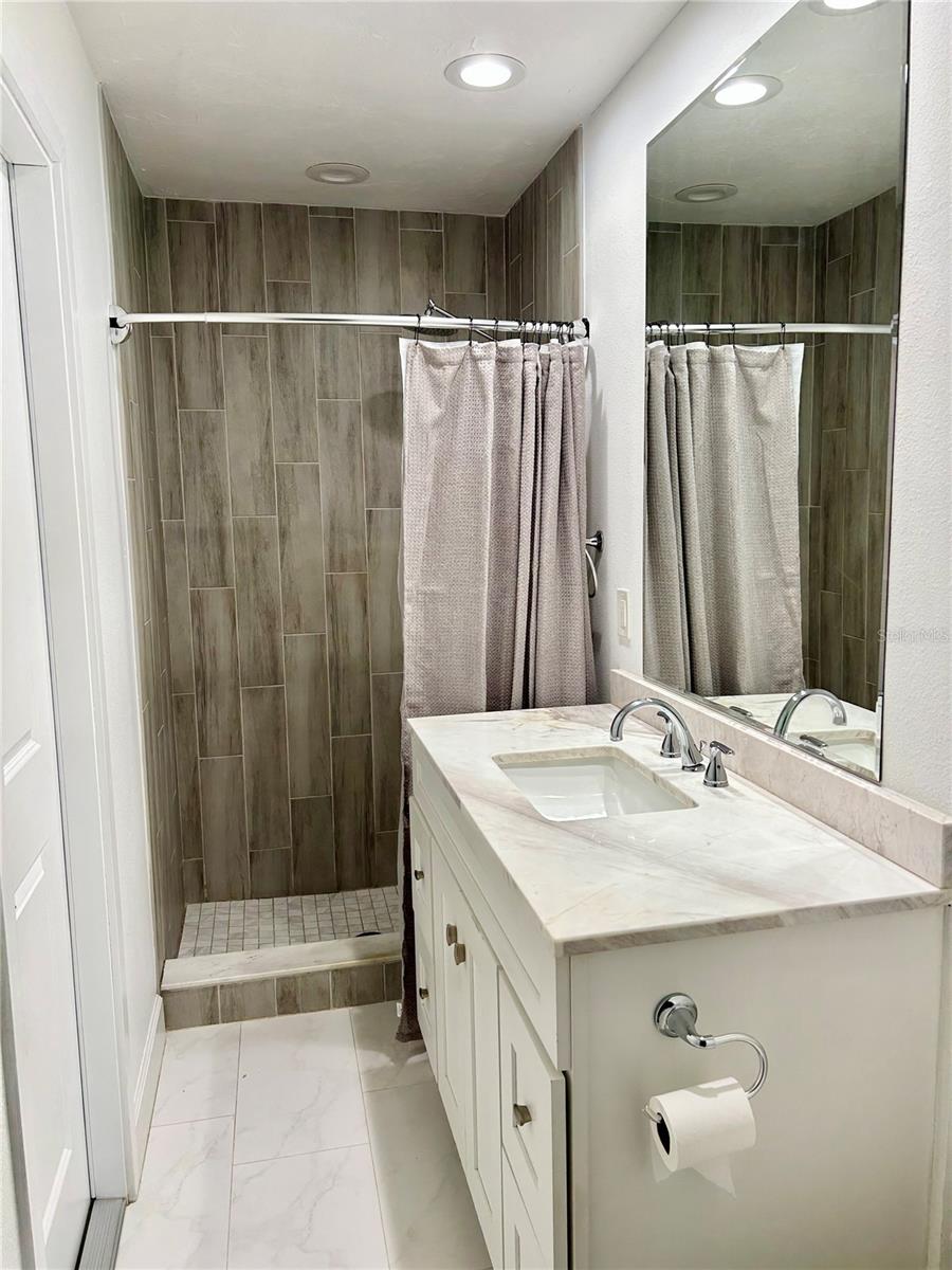 4633 Brooksdale Dr, Sarasota, FL 34232 — photo 23 of 41