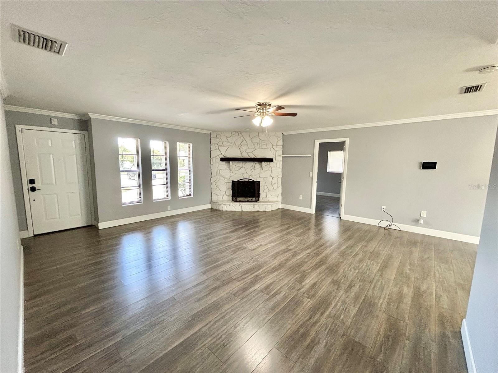 4633 Brooksdale Dr, Sarasota, FL 34232 — photo 7 of 41
