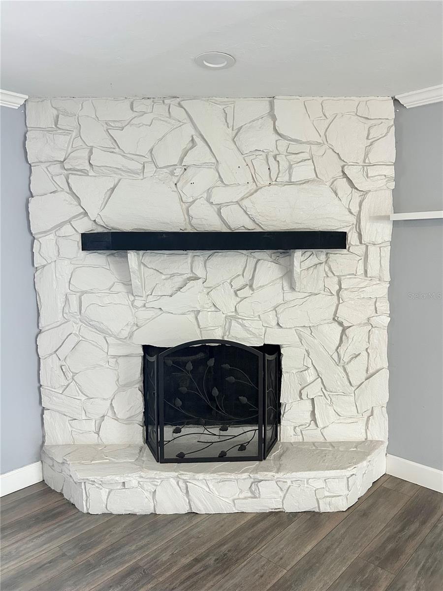 4633 Brooksdale Dr, Sarasota, FL 34232 — photo 10 of 41