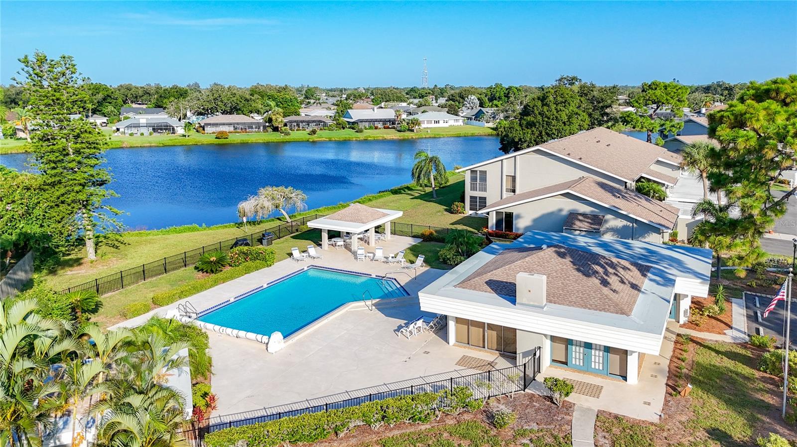 1407 Pine Lake Dr #7, Venice, FL 34285 — photo 2 of 79