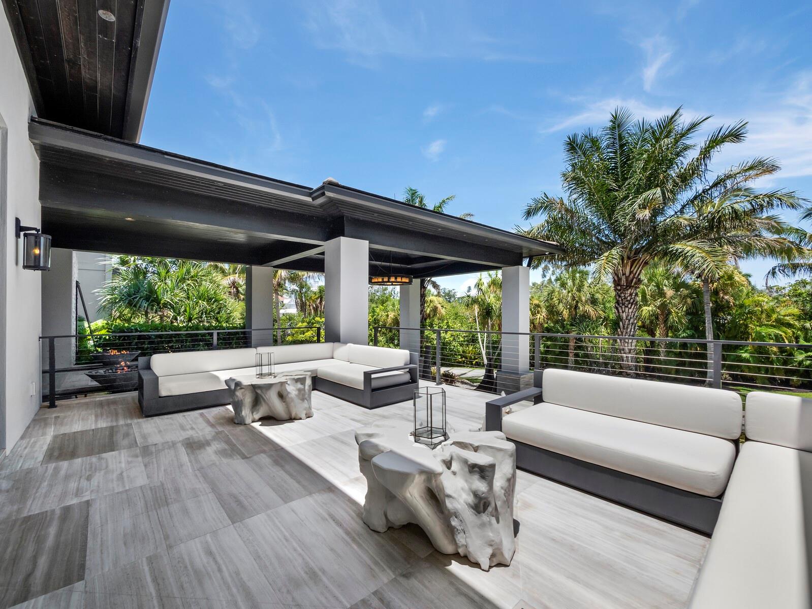 3799 Flamingo Ave, Sarasota, FL 34242 — photo 16 of 87