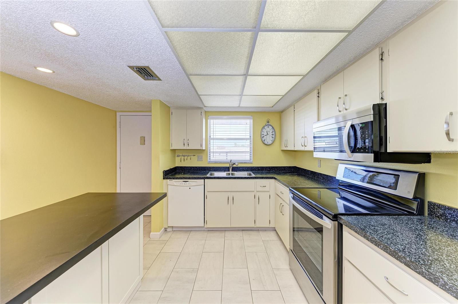 3983 Maceachen Blvd #434, Sarasota, FL 34233 — photo 9 of 50