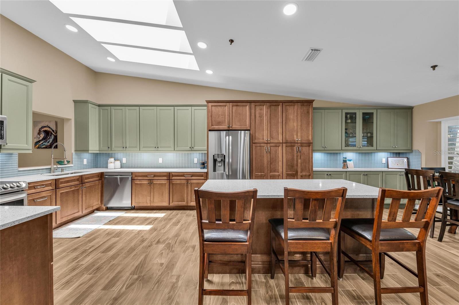 2350 Harbour Oaks Dr, Longboat Key, FL 34228 — photo 12 of 85
