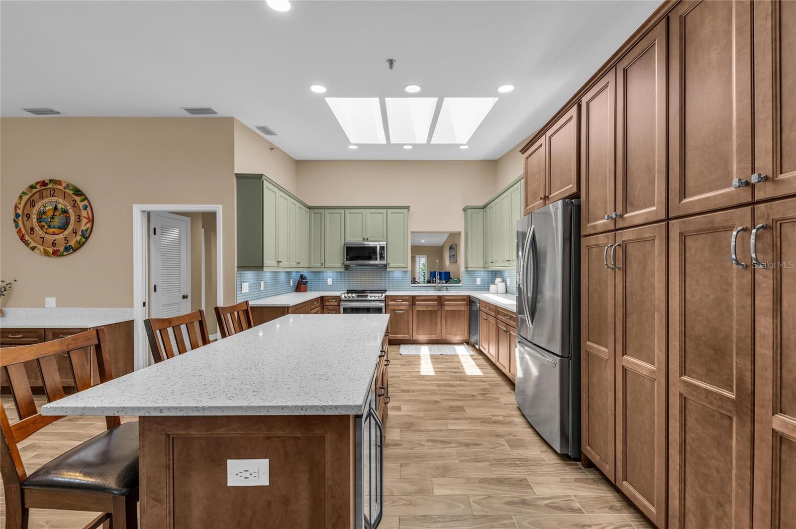 2350 Harbour Oaks Dr, Longboat Key, FL 34228 — photo 14 of 85