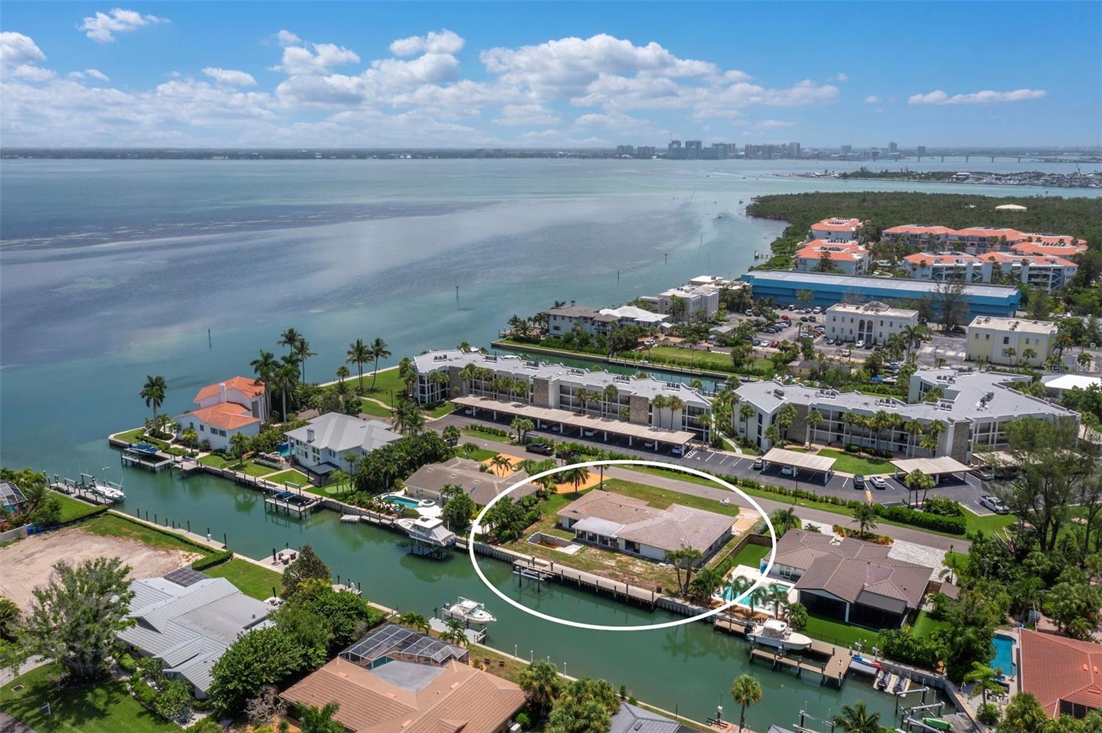 525 Sloop Ln, Longboat Key, FL 34228 — photo 16 of 31