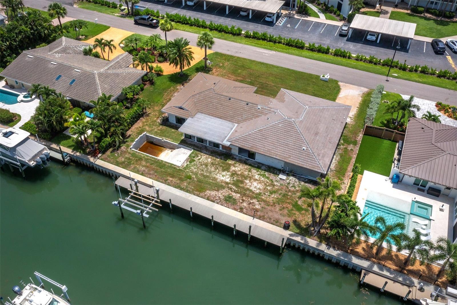 525 Sloop Ln, Longboat Key, FL 34228 — photo 17 of 31