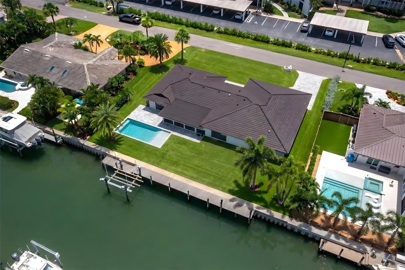 525 Sloop Ln, Longboat Key, FL 34228 — photo 18 of 31