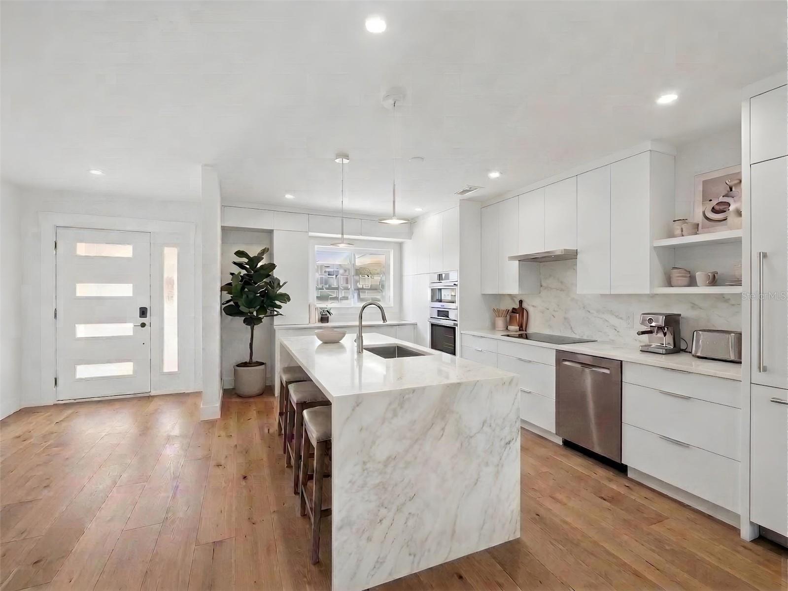 525 Sloop Ln, Longboat Key, FL 34228 — photo 10 of 31