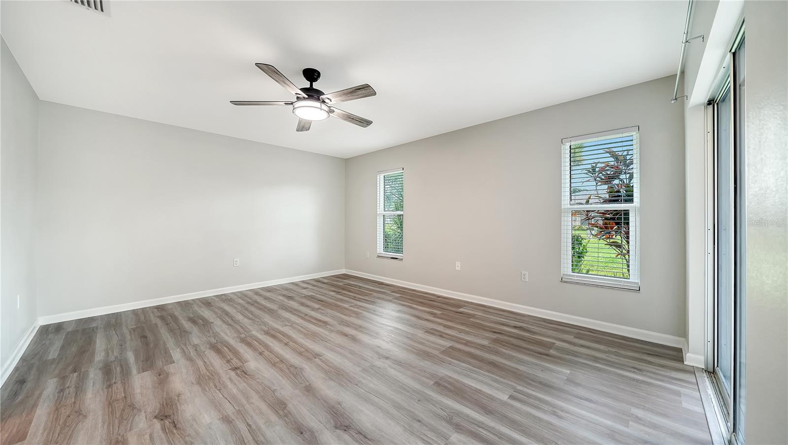 5689 Evergreen Dr #18, Sarasota, FL 34233 — photo 20 of 43