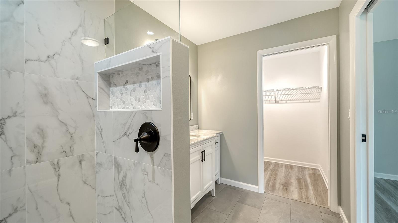 5689 Evergreen Dr #18, Sarasota, FL 34233 — photo 22 of 43