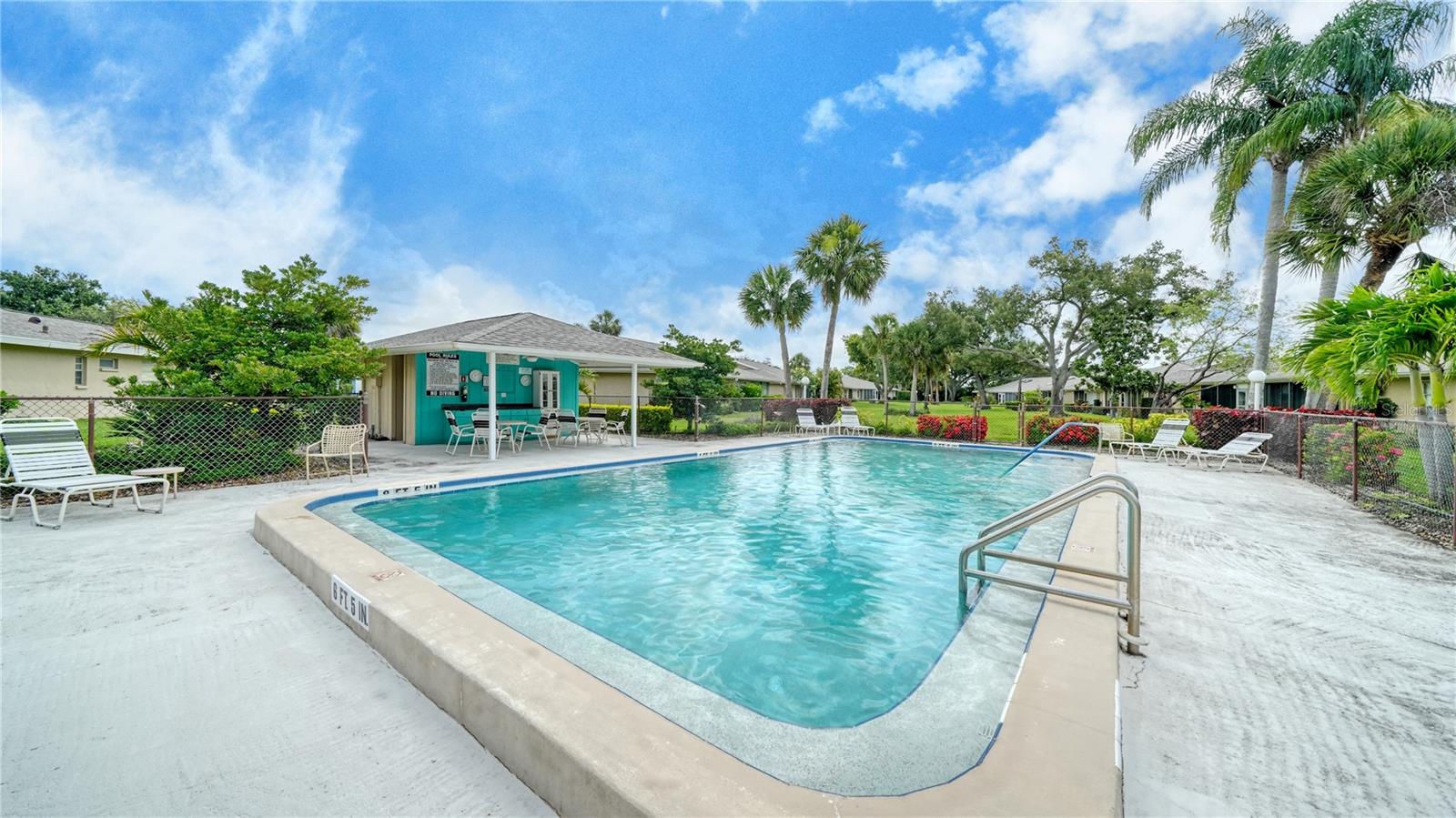 5689 Evergreen Dr #18, Sarasota, FL 34233 — photo 36 of 43