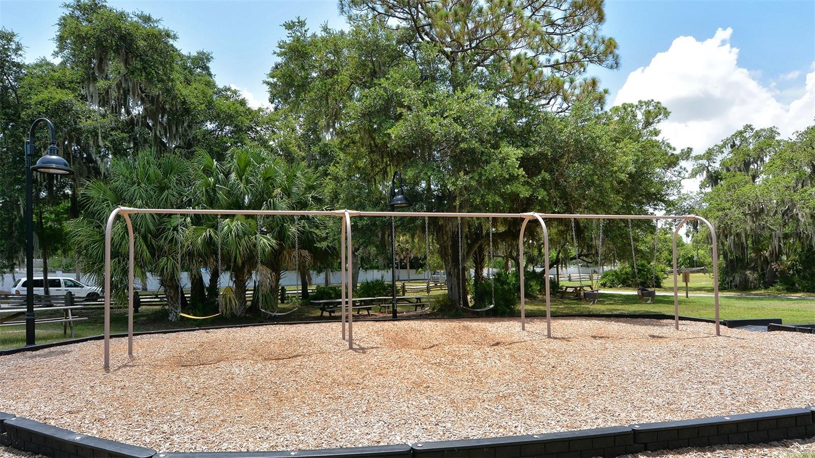 5689 Evergreen Dr #18, Sarasota, FL 34233 — photo 39 of 43