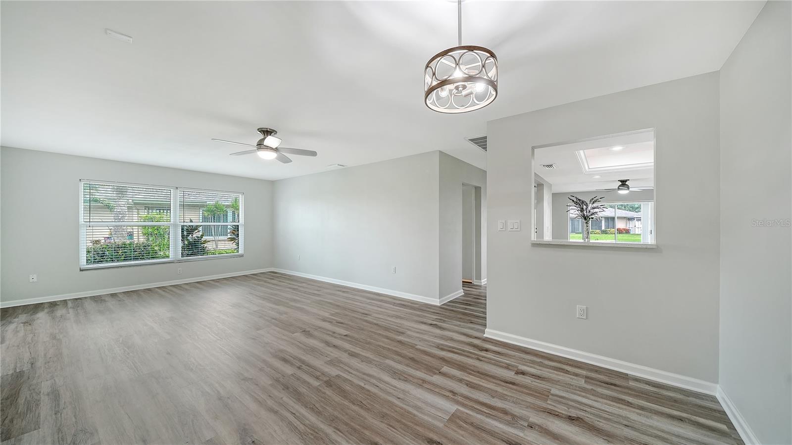 5689 Evergreen Dr #18, Sarasota, FL 34233 — photo 7 of 43