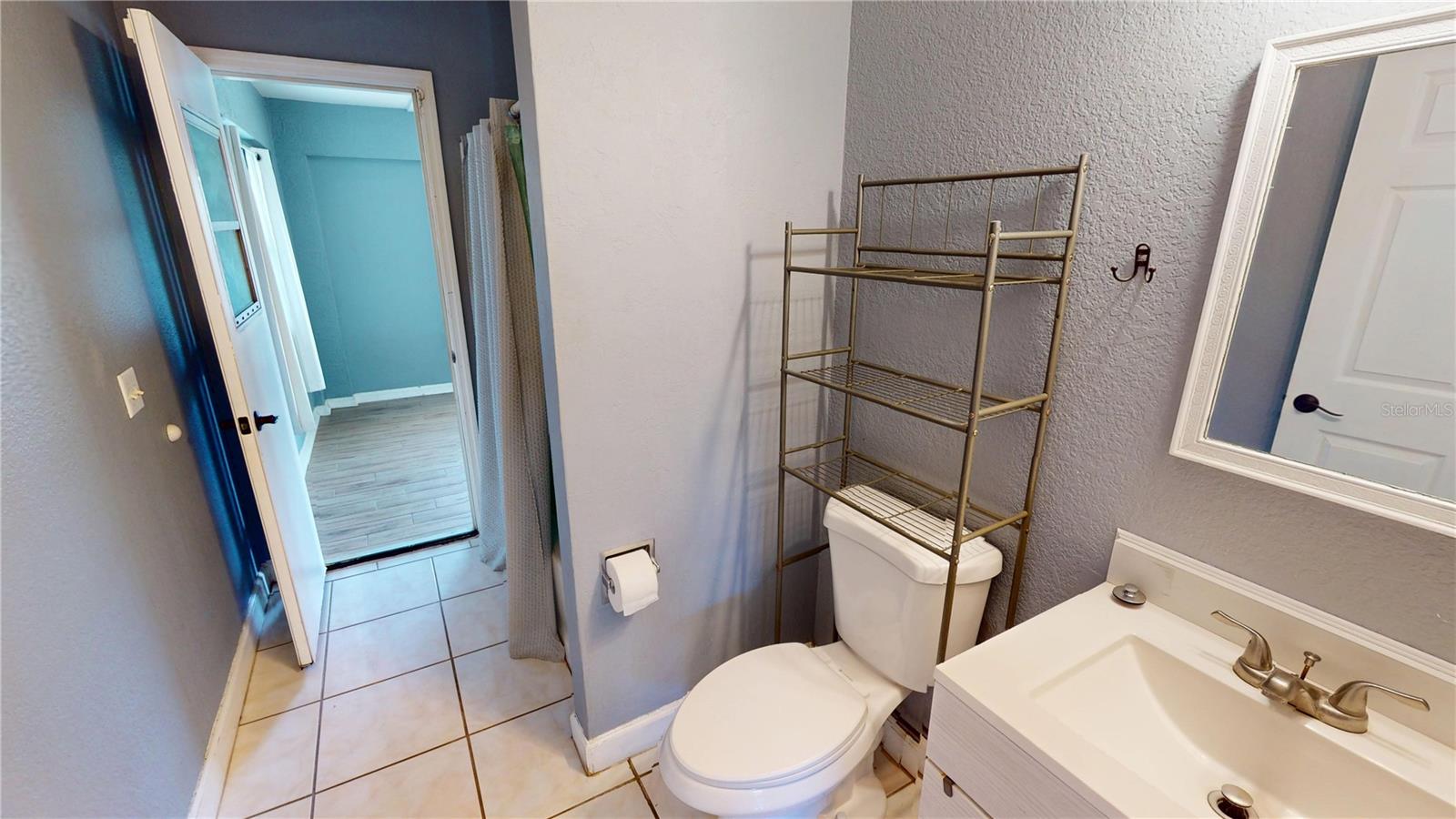 FRONT BEDROOM 2