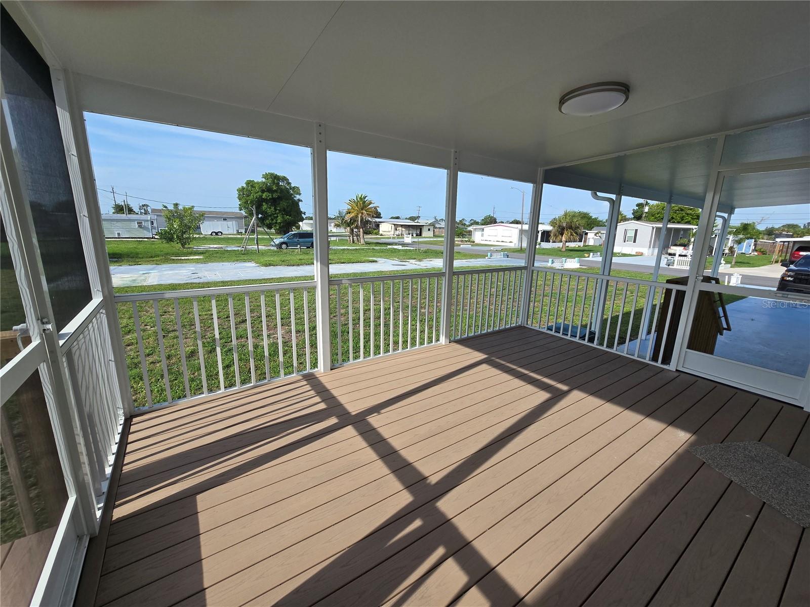 lanai covered and screened in