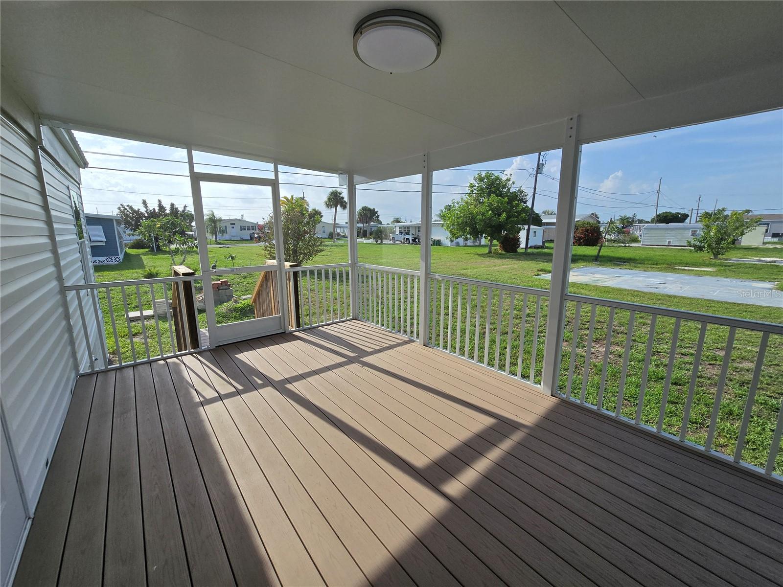 lanai covered and screened in