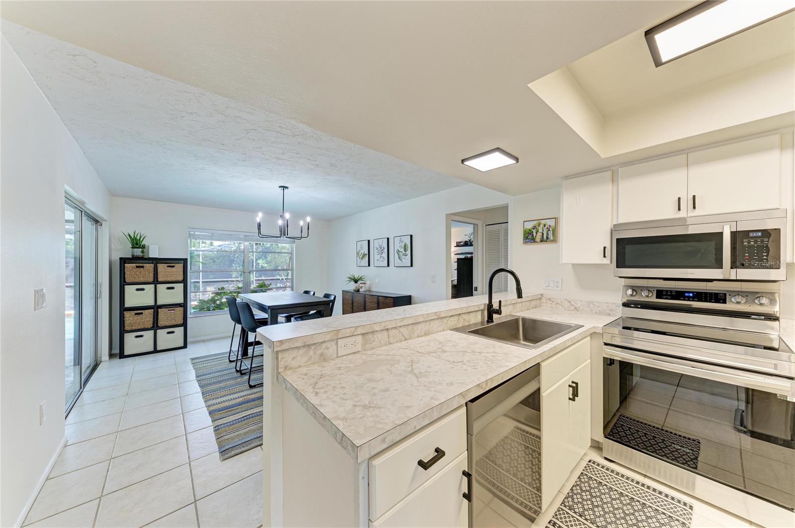 3980 Lemonwood Dr, Sarasota, FL 34232 — photo 6 of 100