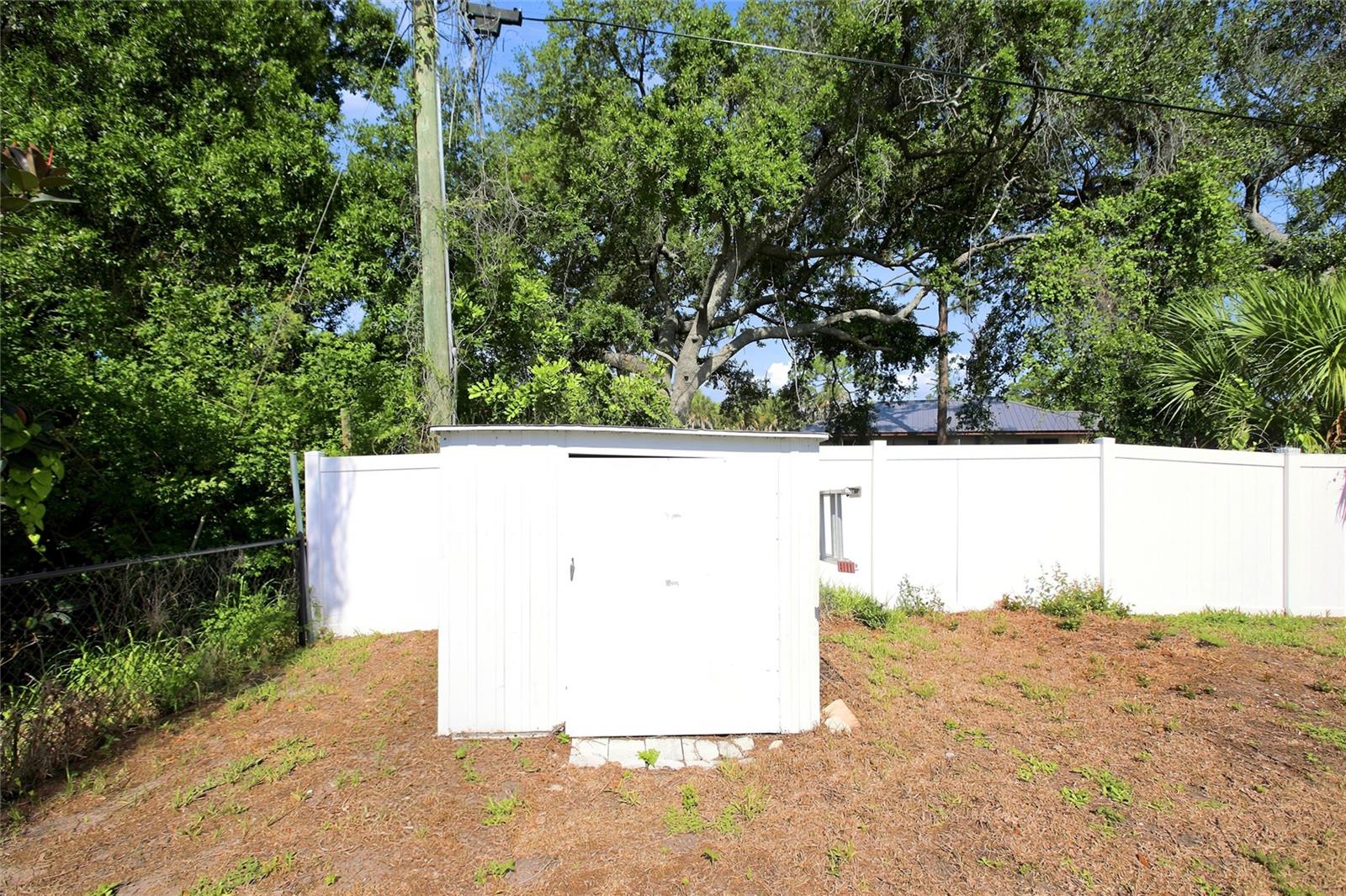 652 N Elm St, Englewood, FL 34223 — photo 40 of 49