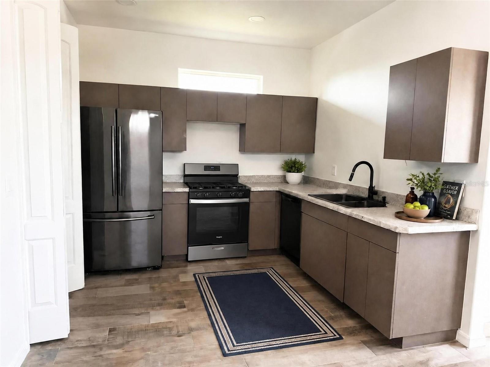 935 Linden Rd, Venice, FL 34293 — photo 12 of 19