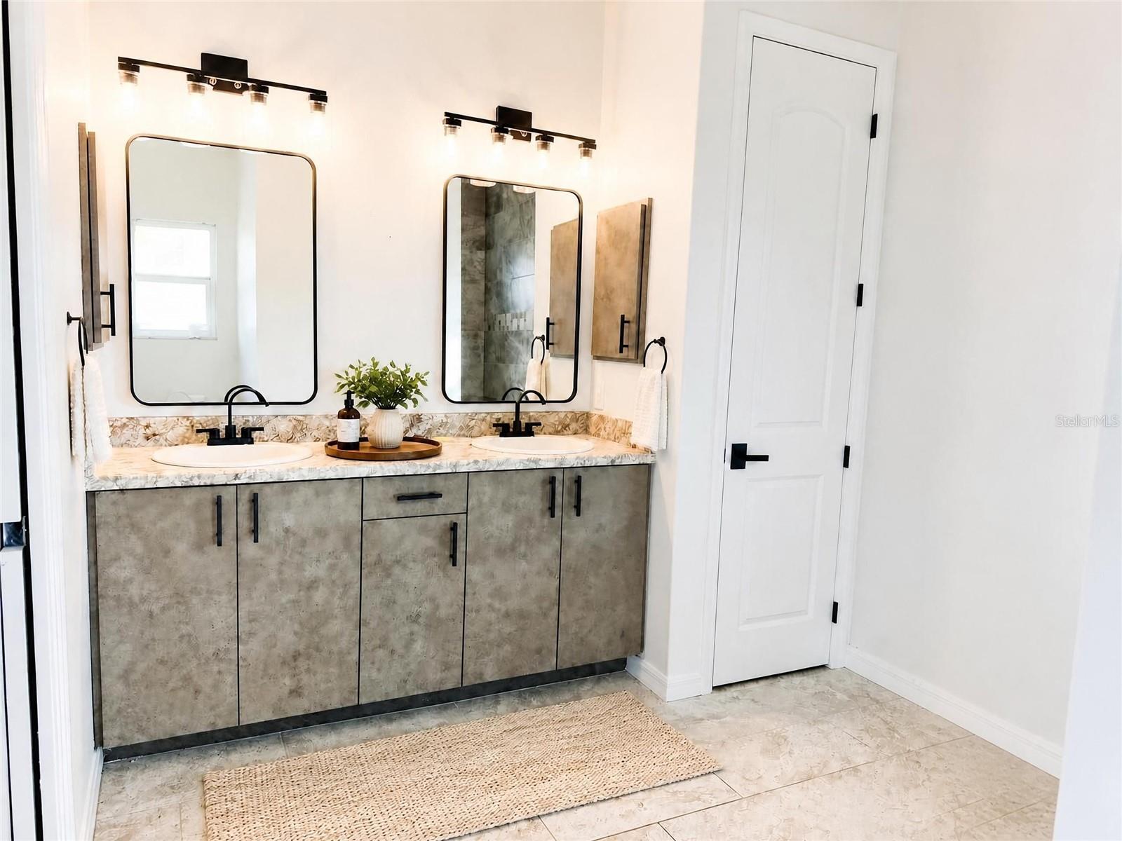 935 Linden Rd, Venice, FL 34293 — photo 7 of 19