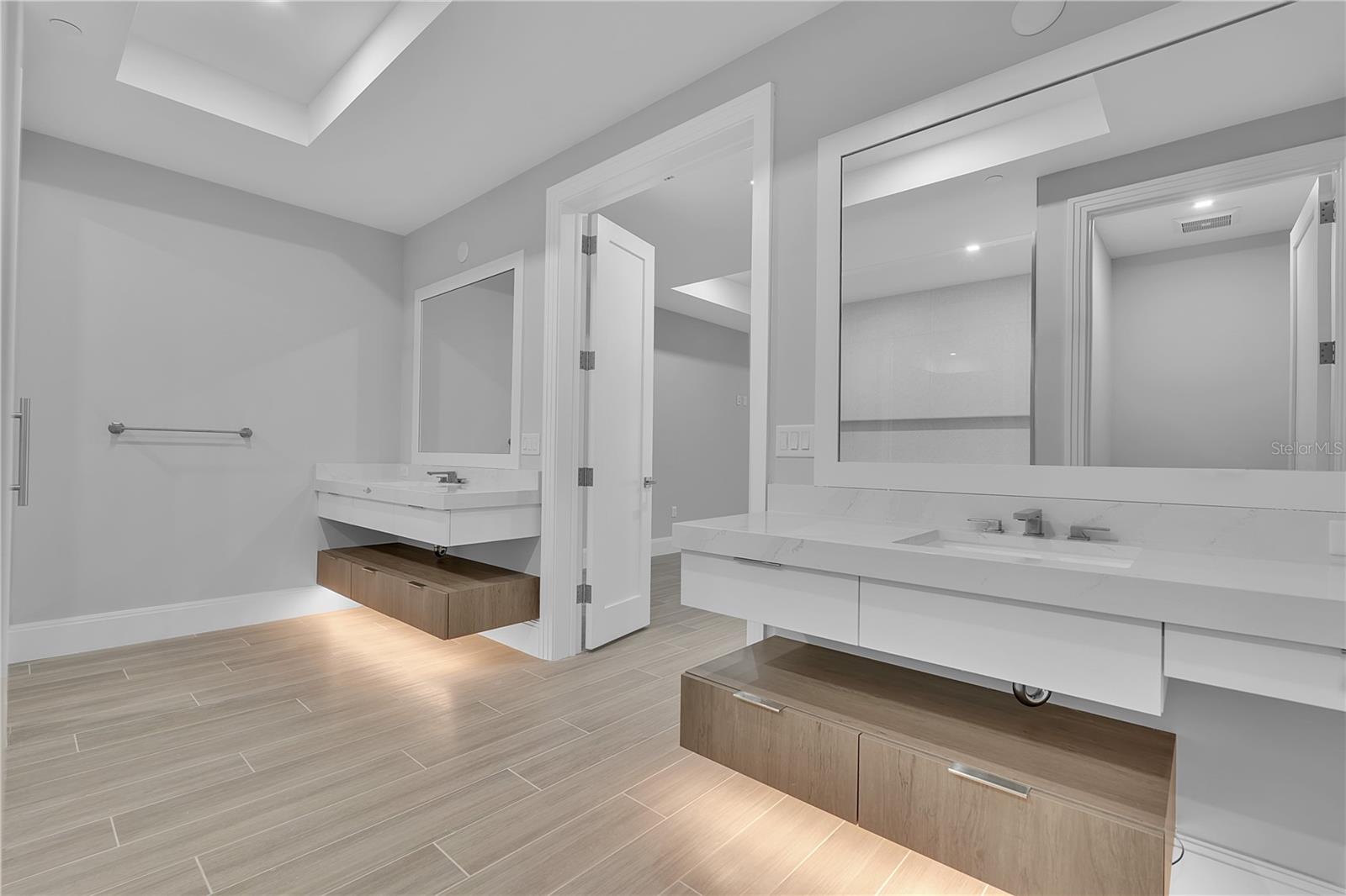Dual Sinks