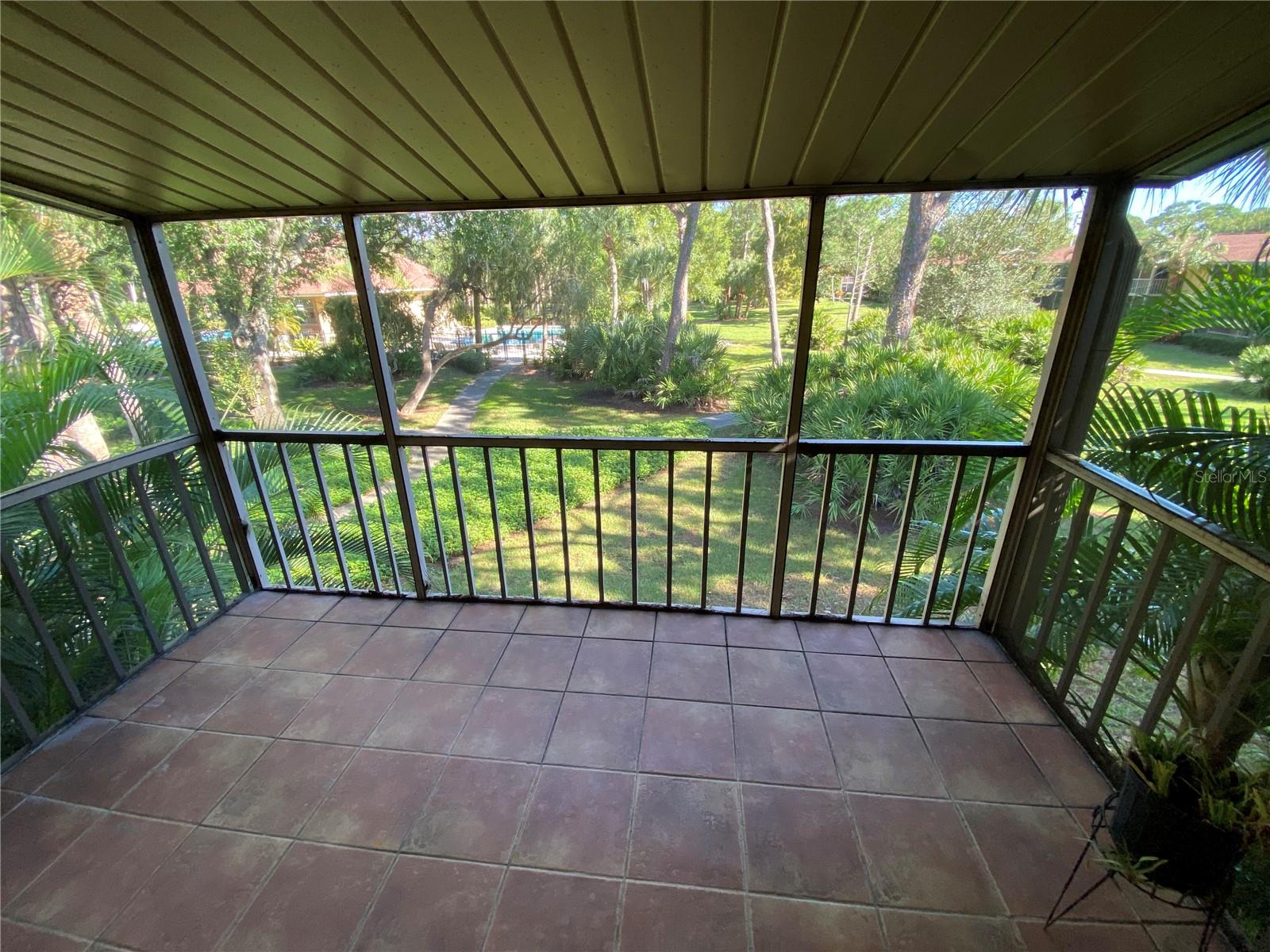 972 la Costa Cir #8, Sarasota, FL 34237 — photo 12 of 26