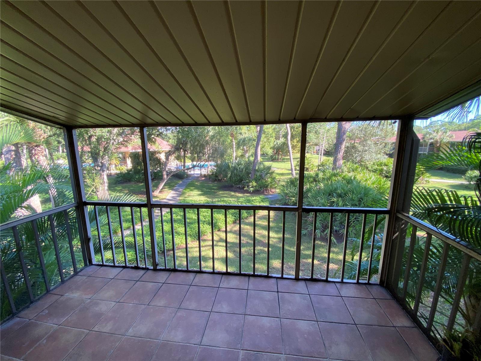 972 la Costa Cir #8, Sarasota, FL 34237 — photo 13 of 26