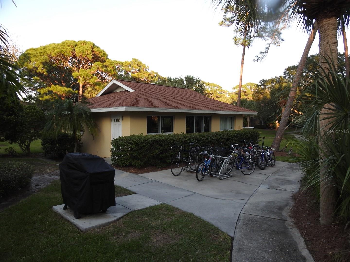 972 la Costa Cir #8, Sarasota, FL 34237 — photo 15 of 26