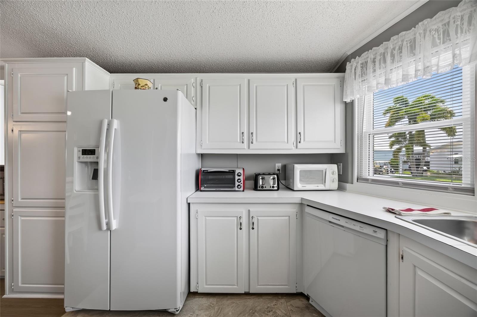 644 Schooner St, North Port, FL 34287 — photo 11 of 44