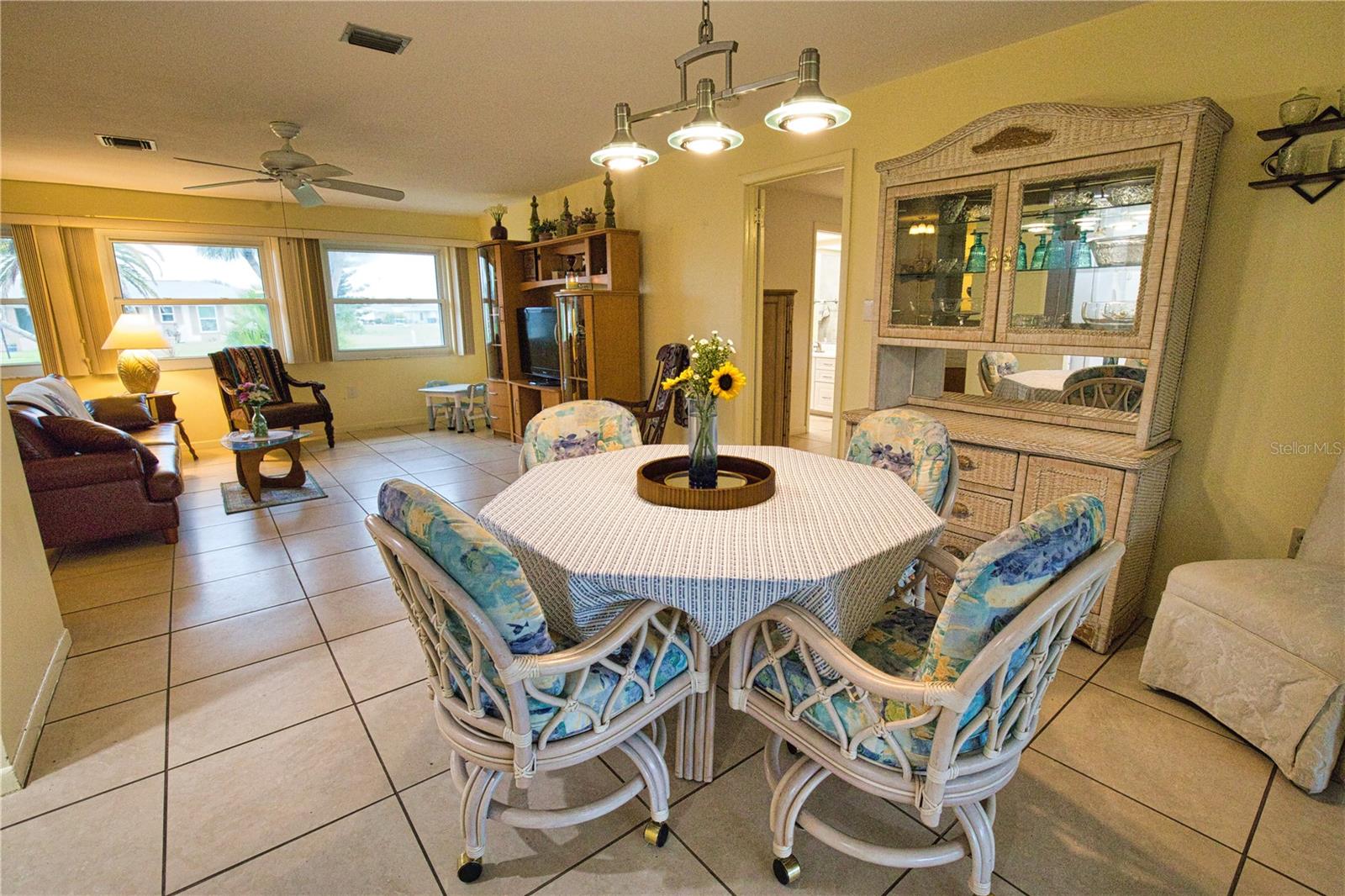 Formal dining room