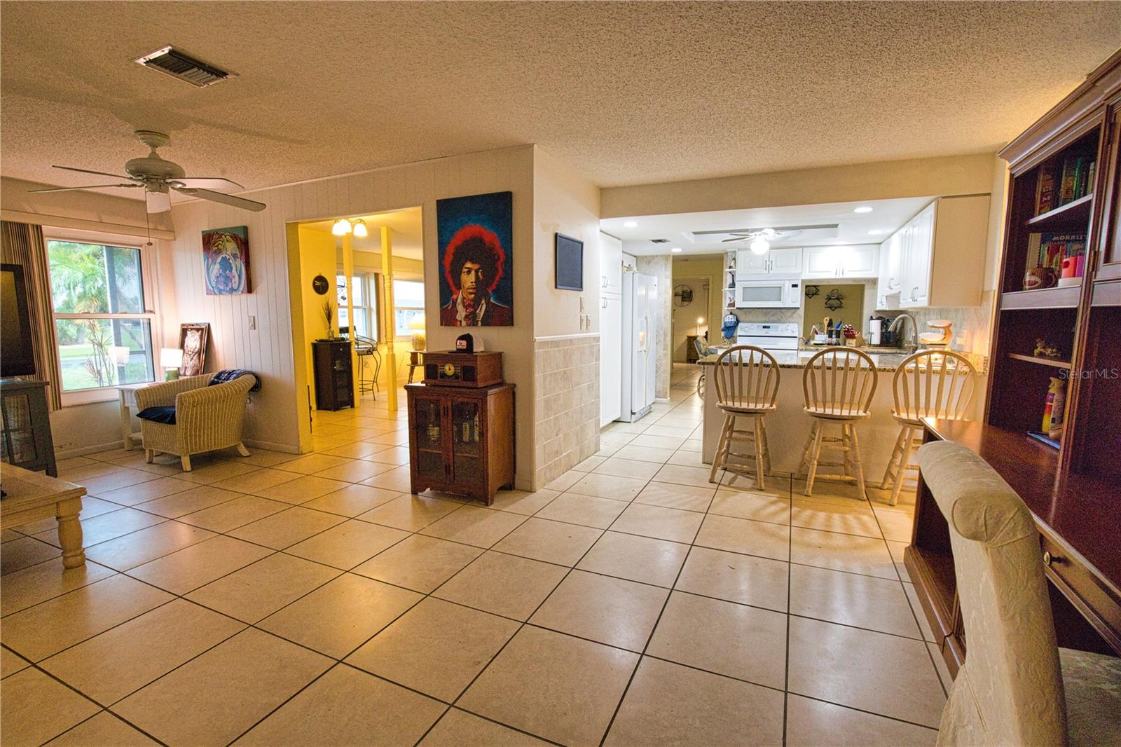 Dining area-kitchen