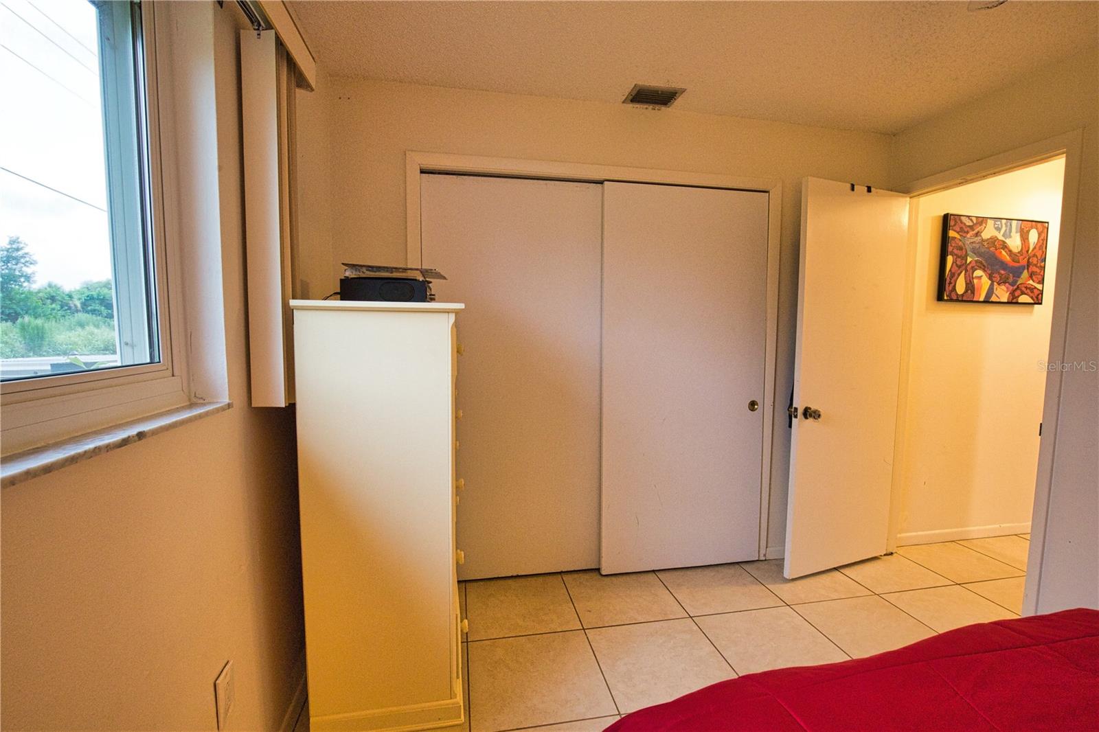 Guest bedroom