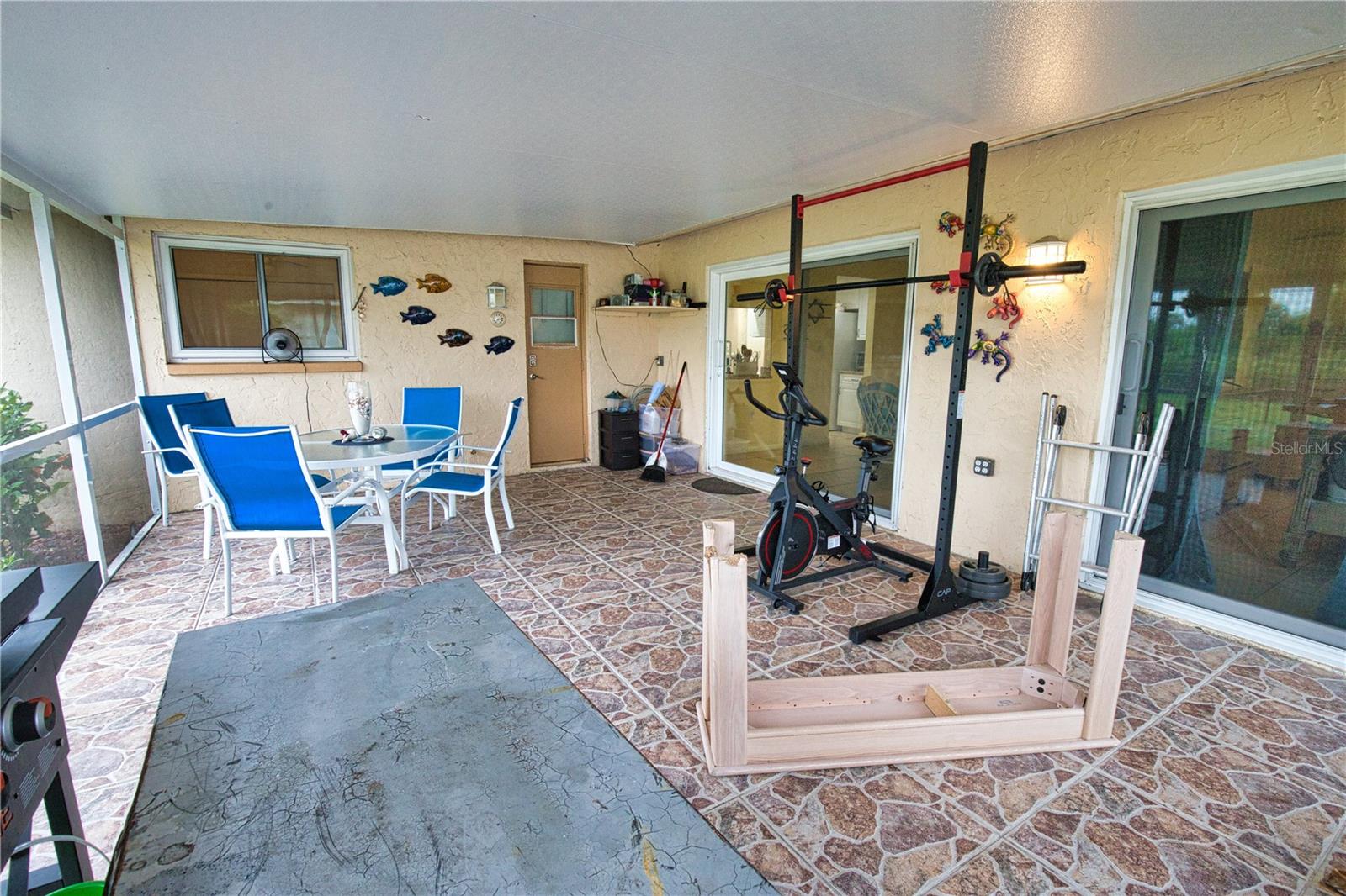 Large screened lanai