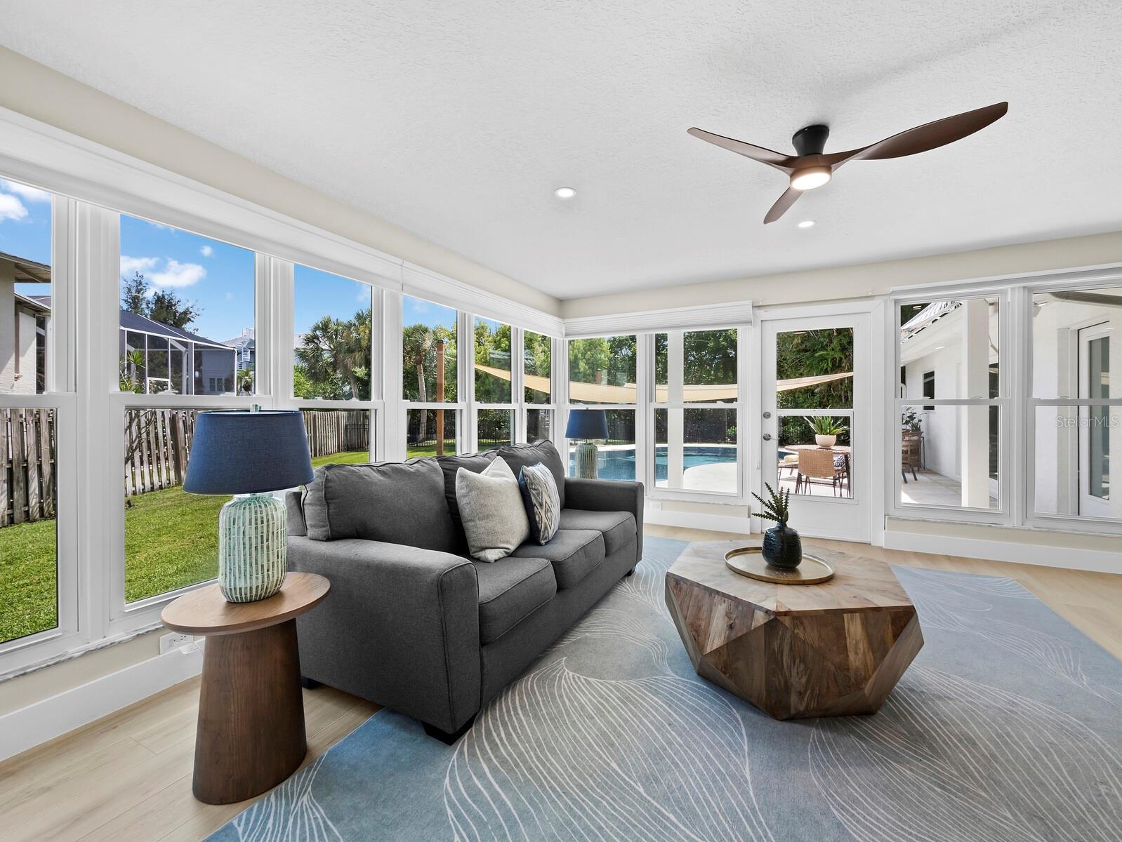 430 Island Cir, Sarasota, FL 34242 — photo 17 of 61