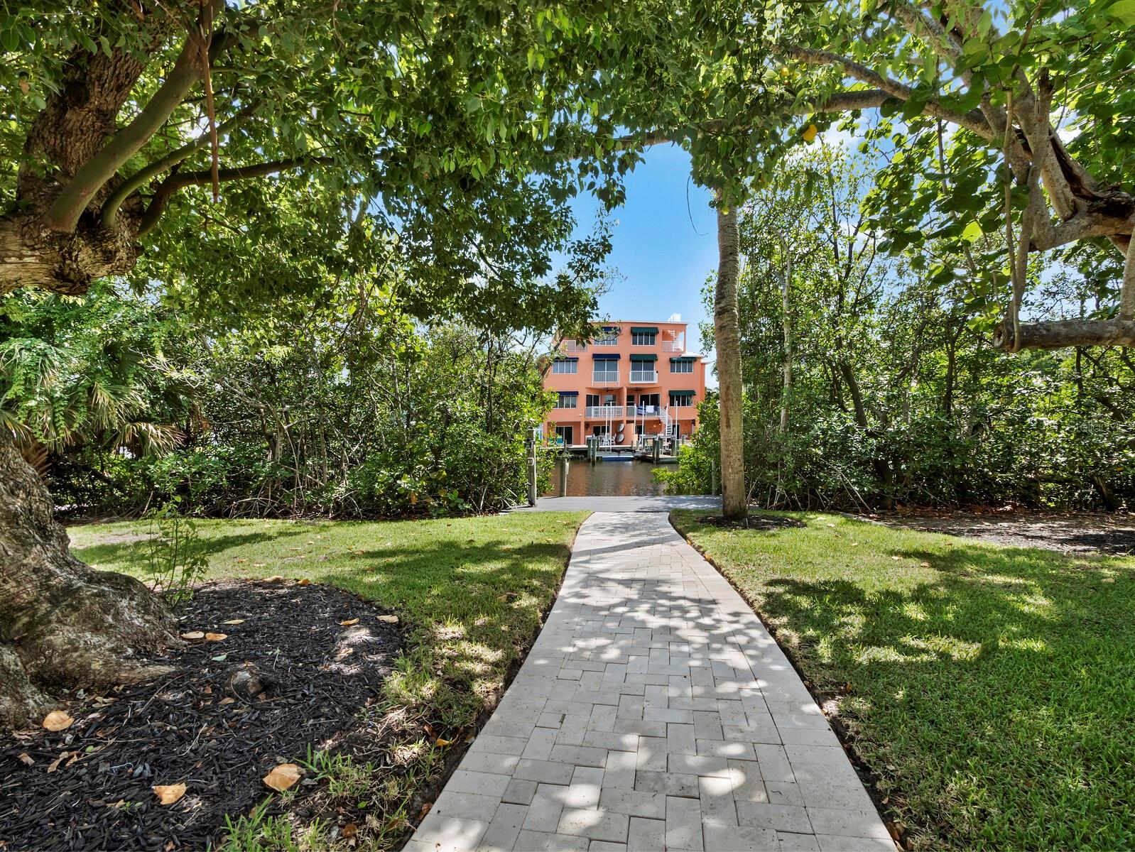 430 Island Cir, Sarasota, FL 34242 — photo 39 of 61