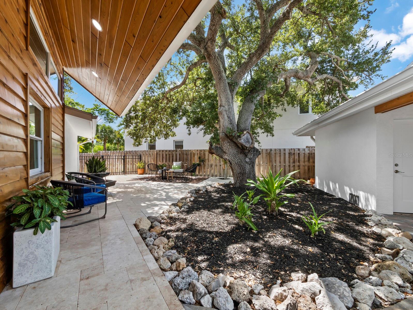 430 Island Cir, Sarasota, FL 34242 — photo 5 of 61